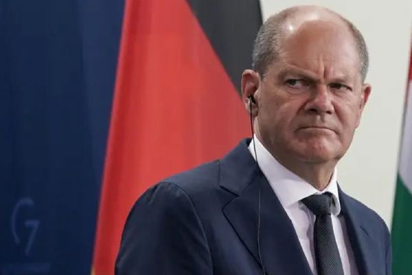Olaf Scholz, ABD, Fransa ve İngiltere liderleriyle görüştü
