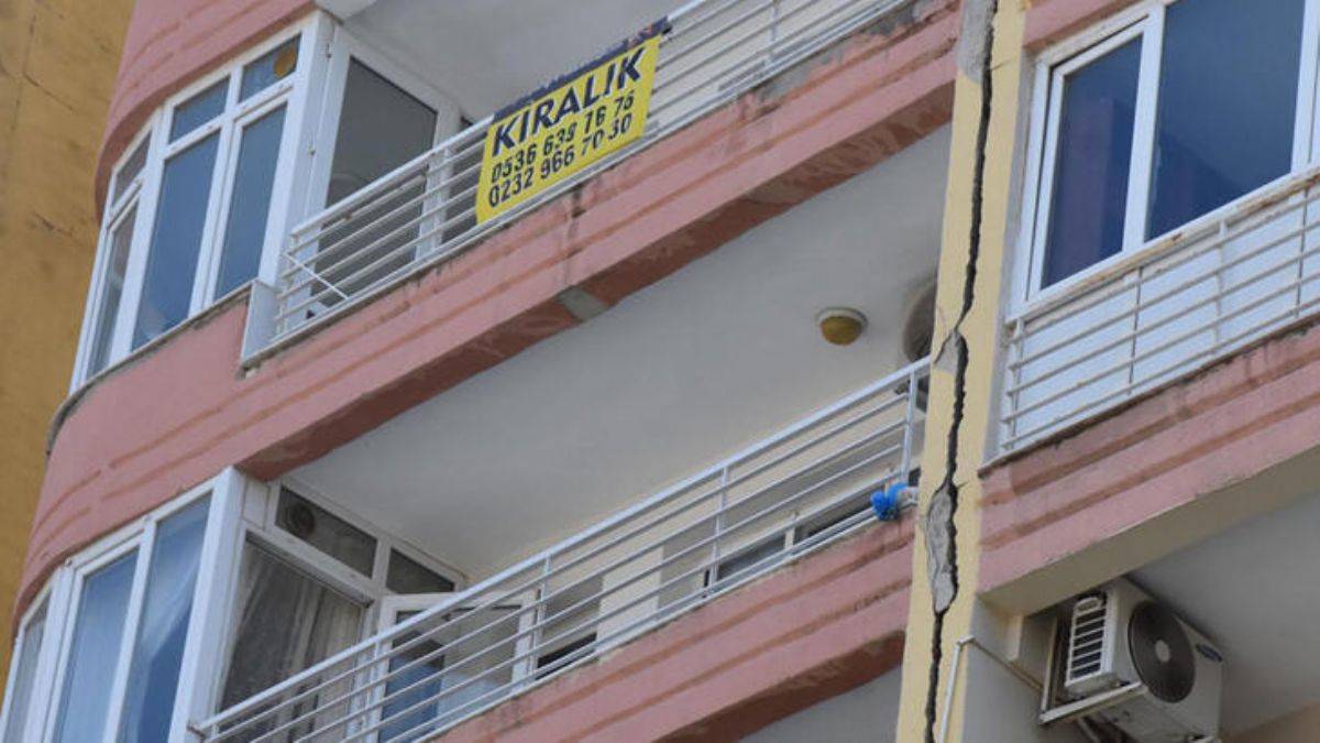 İzmir'deki hasarlı evler yarı fiyattan da düşük kiralanıyor