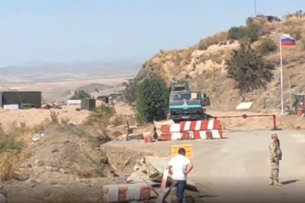 Laçın koridorundaki Rus kontrol noktaları kaldırılıyor