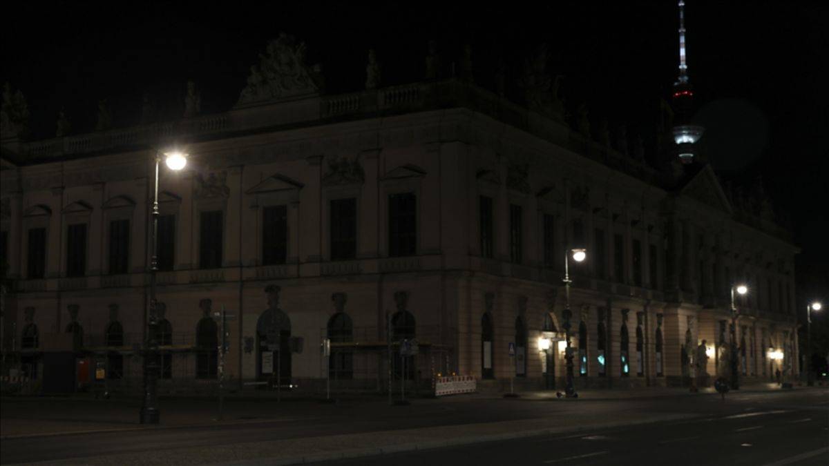 Almanya'da kamu binalarında gaz ve elektrik kısıtlaması