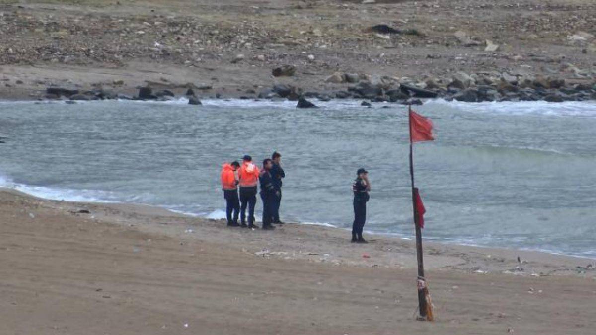 Denize giren baba boğuldu, oğlu kayboldu