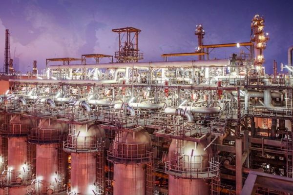 Türkiye'ye fırsat doğdu: Başka ülkelerde gaz ve petrol aranacak