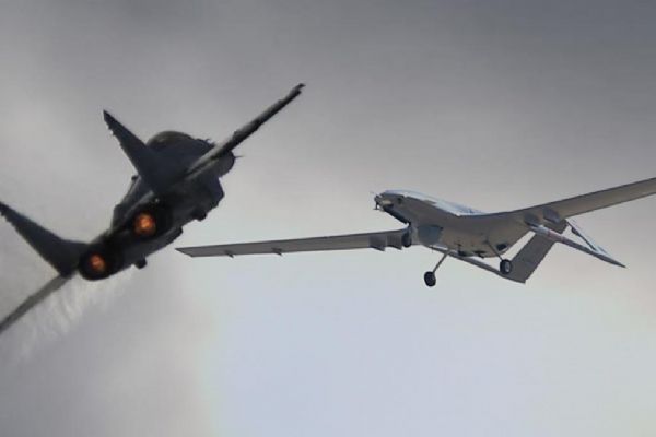 Kabiliyeti kıta sınırlarını aştı! Savaş uçağı yoksa Türk İHA'ları var