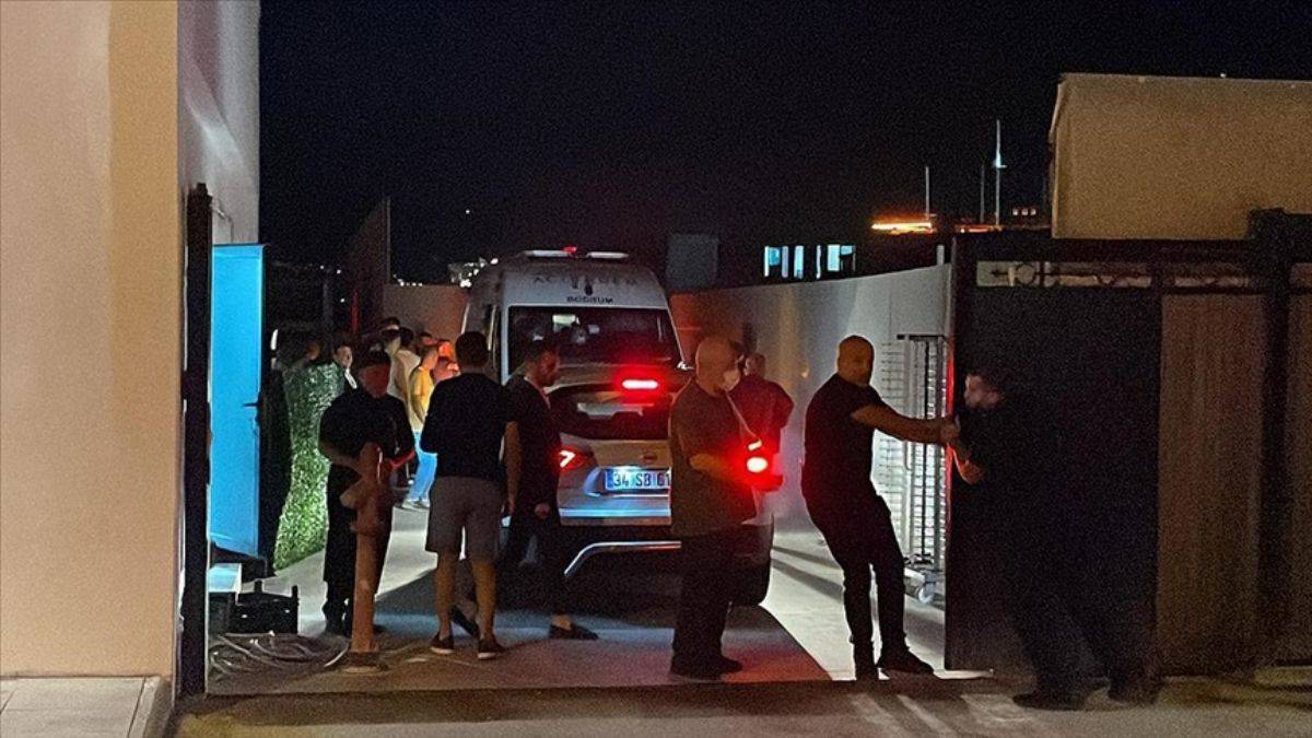 İbrahim Tatlıses taburcu edildi; iki ayağı alçılı