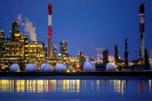 Daha fazla direnemedi! Petrol devi Total resmen duyurdu