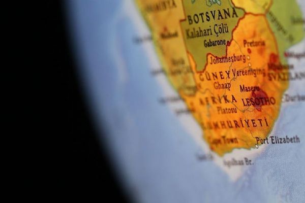 Güney Afrika'da cinayet zanlısı mahkemeden firar etti