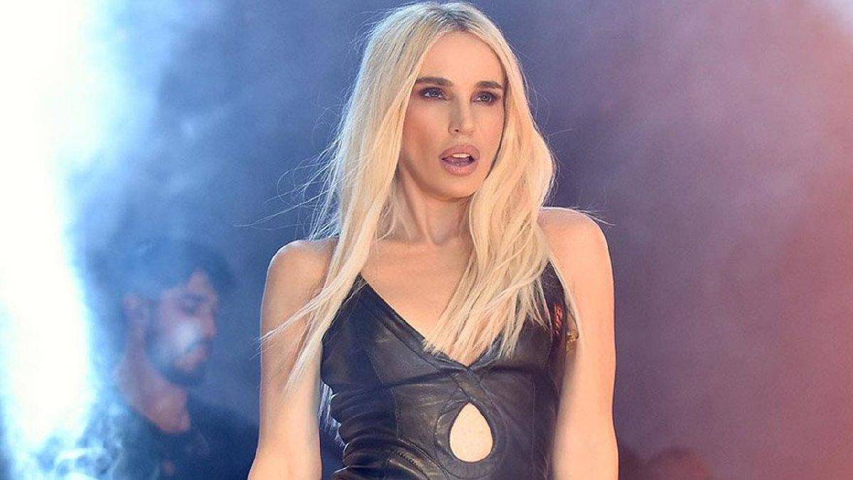 Müzik meslek birliklerinden Gülşen'e destek