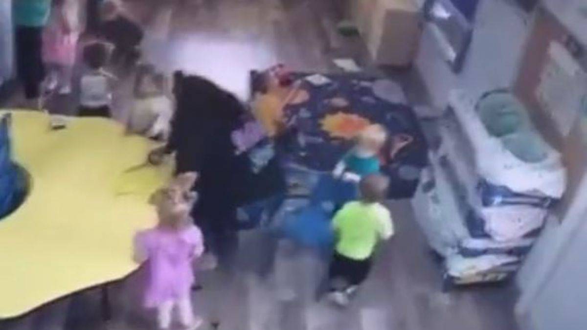 Kreşte güldüren anlar kamerada