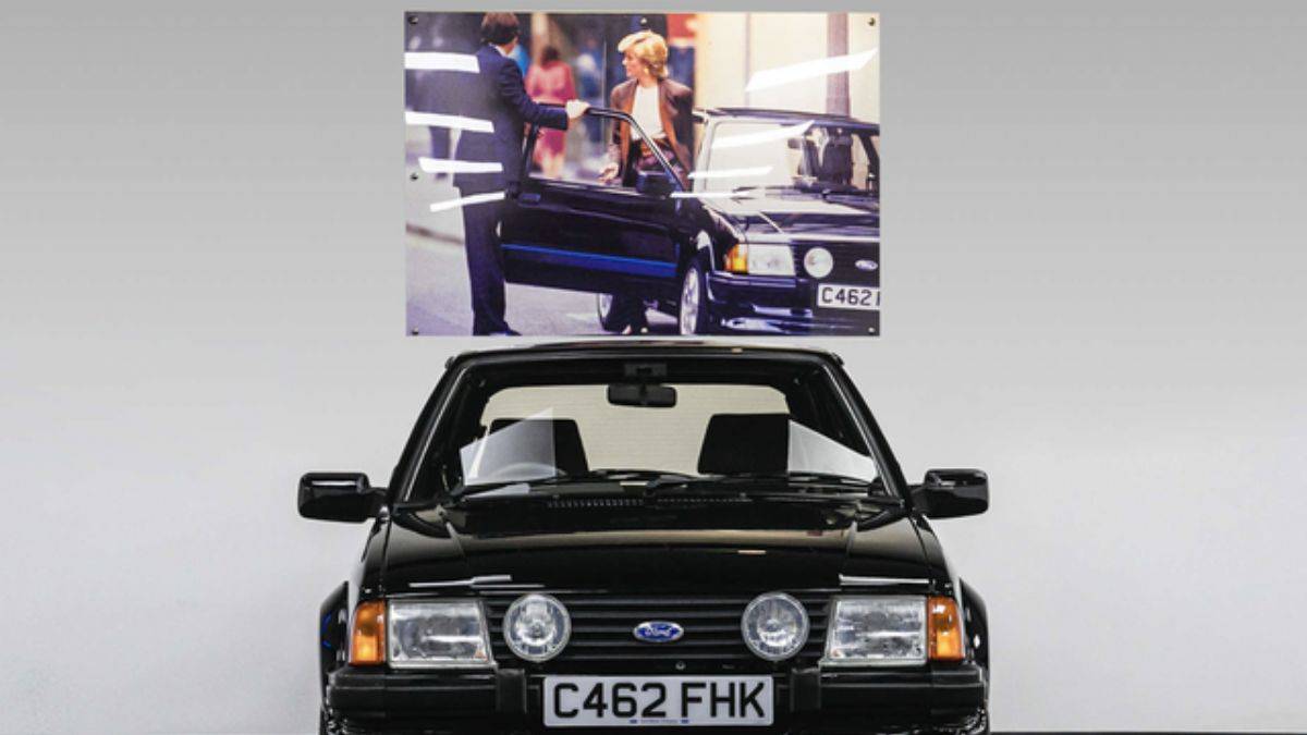 Prenses Diana'nın otomobili 650 bin sterline satıldı