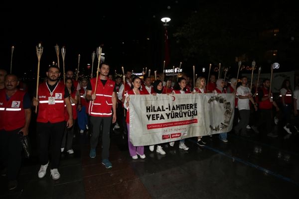 Çanakkale'de 'Kızılay Hilal-i Ahmer'e Vefa Yürüyüşü ve Şehitleri Anma Programı' düzenlendi