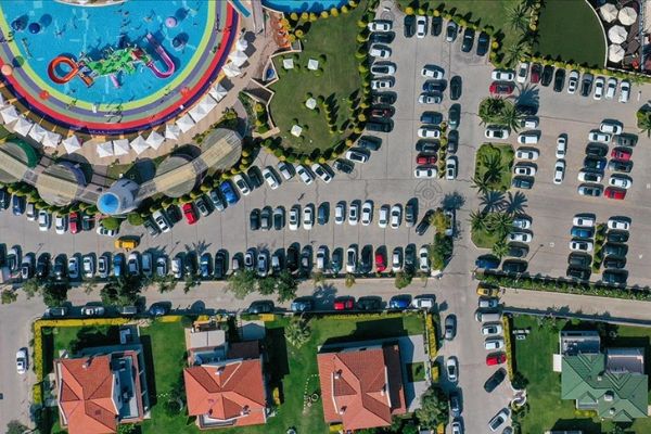 Elektrikli otomobil şarj istasyonları, tatilcilerin otel tercihini etkiliyor