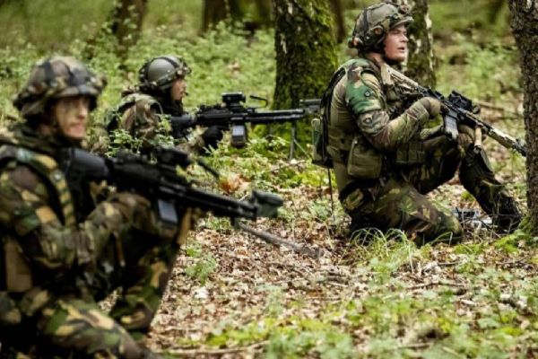 3 Hollandalı komando, ABD'de silahla vuruldu