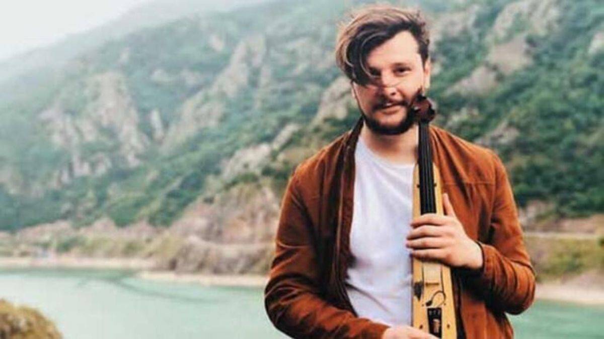 Ekin Uzunlar - Sıra Sende şarkı sözleri | Ekin Uzunlar - Sıra Sende dinle