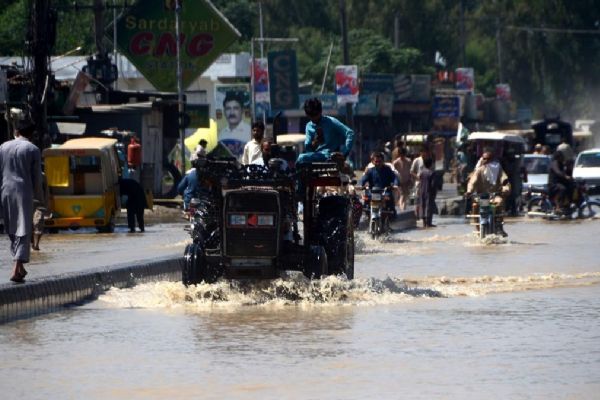 Pakistan'da muson yağmurları nedeniyle ölenlerin sayısı 1061'e çıktı