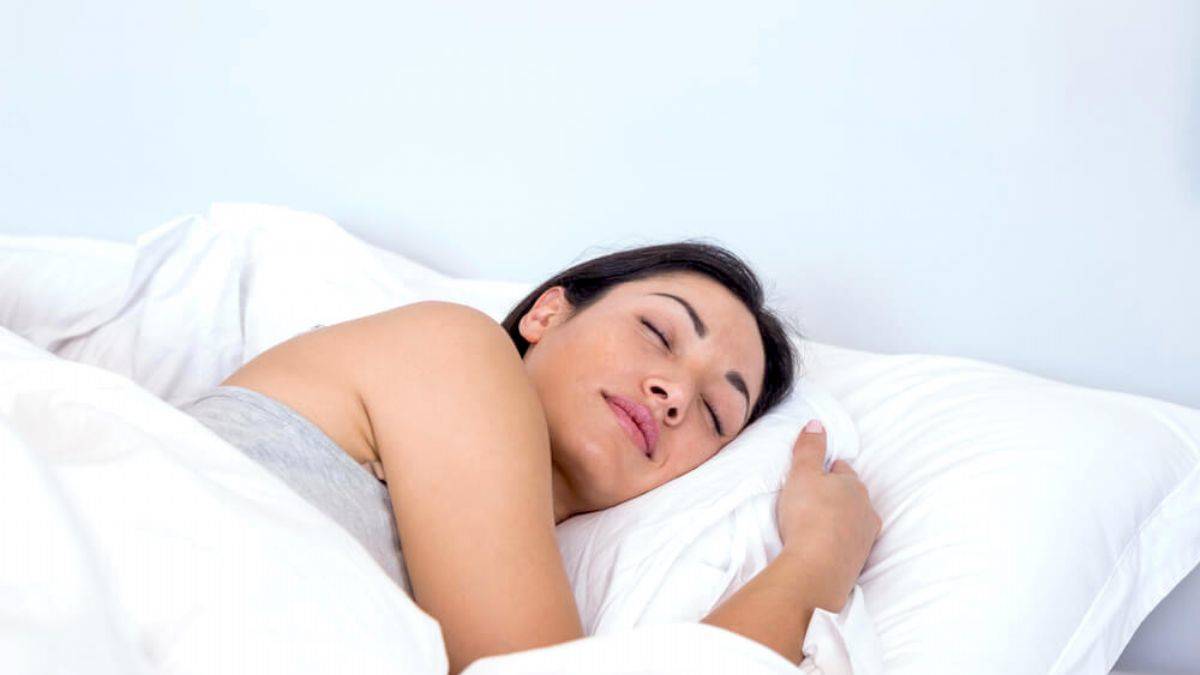 Günde 7-8 saat düzenli uyku felç riskini düşürüyor