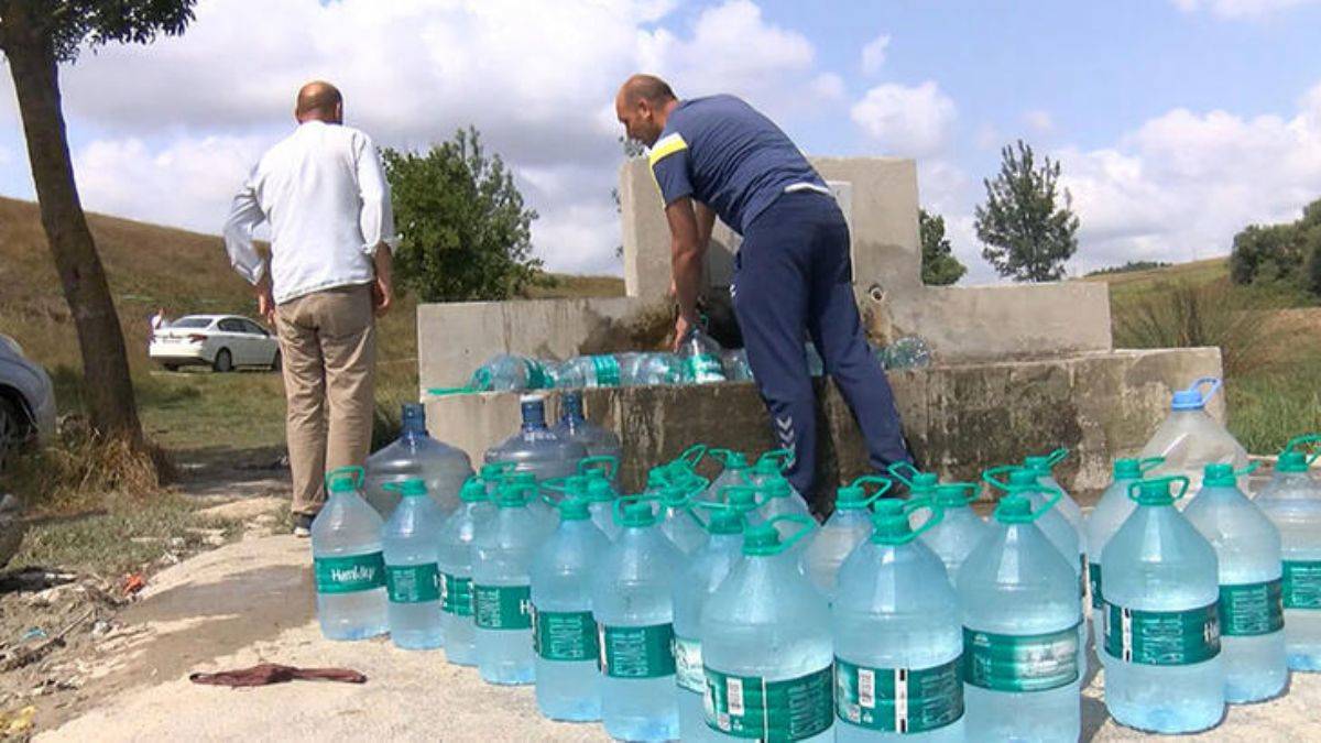 Damacanasını kapan çeşmelere koşuyor