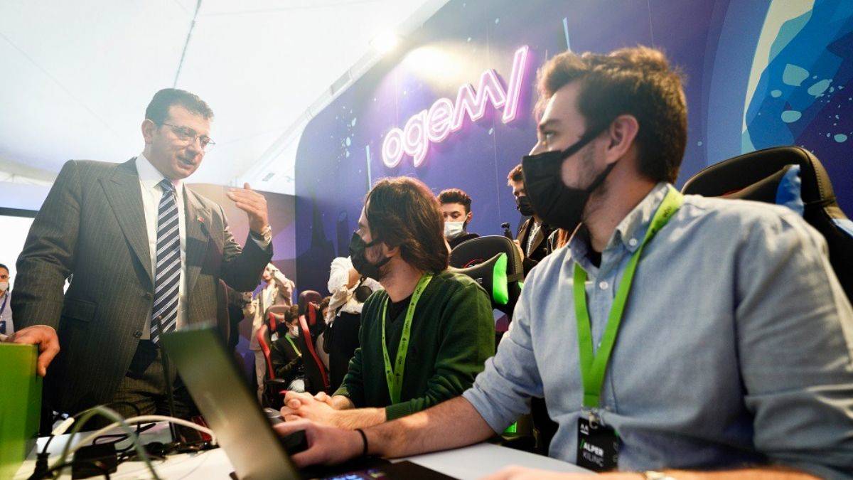 İBB’nin eli gençlerin üzerinde