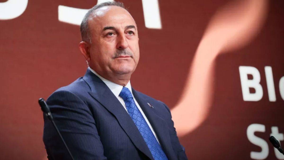 Mevlüt Çavuşoğlu'ndan İngiliz gazeteciye sert çıkış: Elimizden geleni yapıyoruz