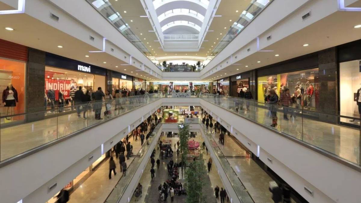 30 Ağustos'ta AVM'ler açık mı? AVM'ler Zafer Bayramı'nda kapalı mı açık mı? 30 Ağustos'ta alışveriş merkezleri kaçta açılıp kaçta kapanıyor?