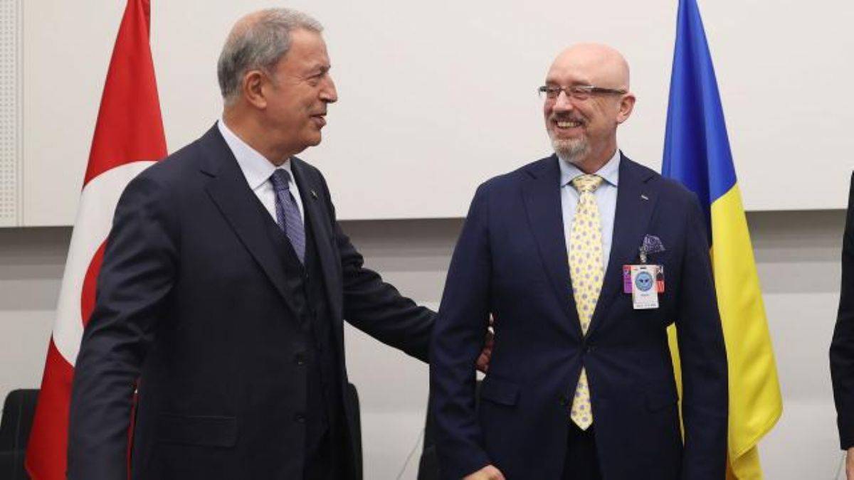 Hulusi Akar Ukraynalı mevkidaşı ile görüştü