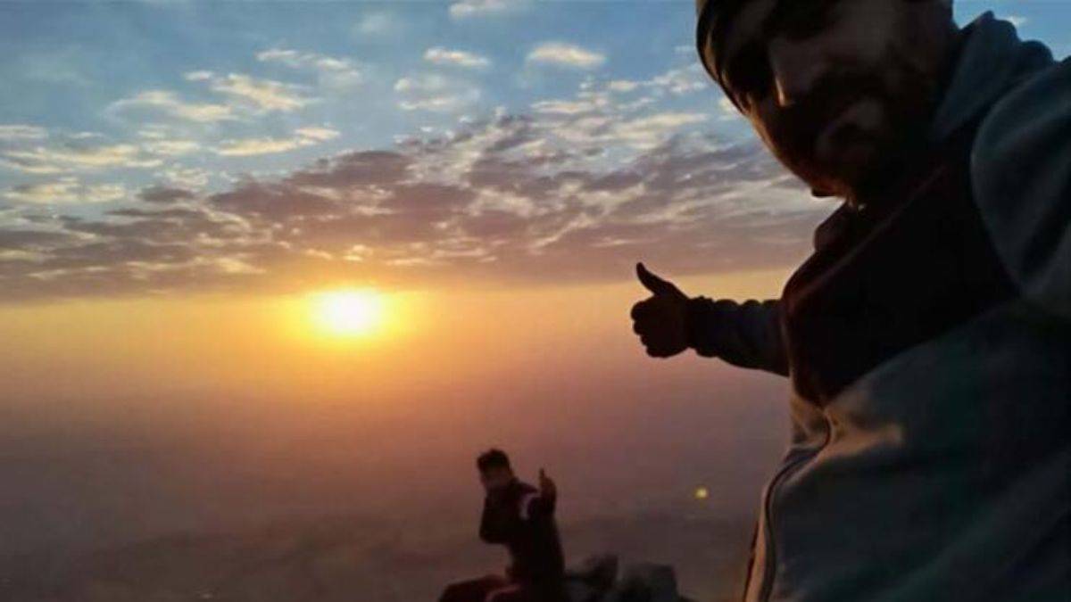 Zirvede kamp kurarak güneşin doğuşunu ve batışını görüntülediler