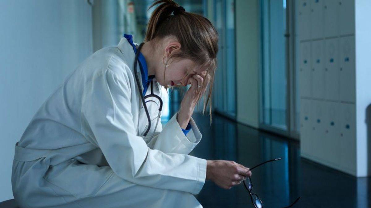 Üniversitelerde şiddet gören sağlık çalışanlarına hukuki destek