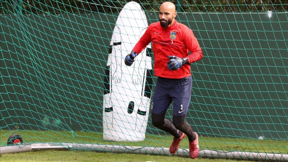 Kaleci Sinan Bolat'tan ‘milli takım’ eleştirilerine cevap