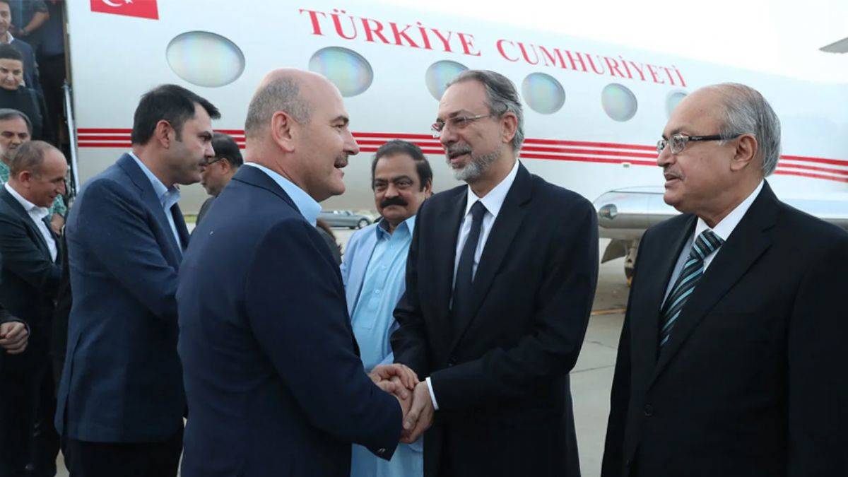 Bakanlar Soylu ve Kurum Pakistan'da
