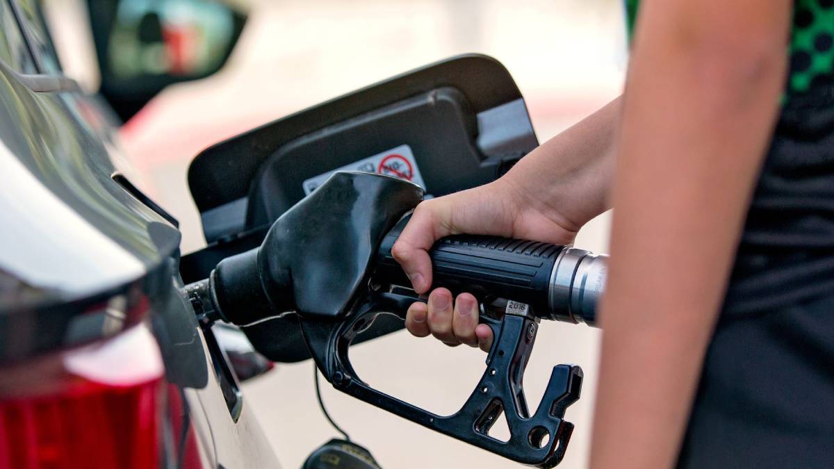 Benzin-mazot dev indirim > 2 Eylül benzine indirim mi geldi? Bu gece (3 Eylül) benzine indirim var mı? Benzine ne kadar indirim yapıldı?