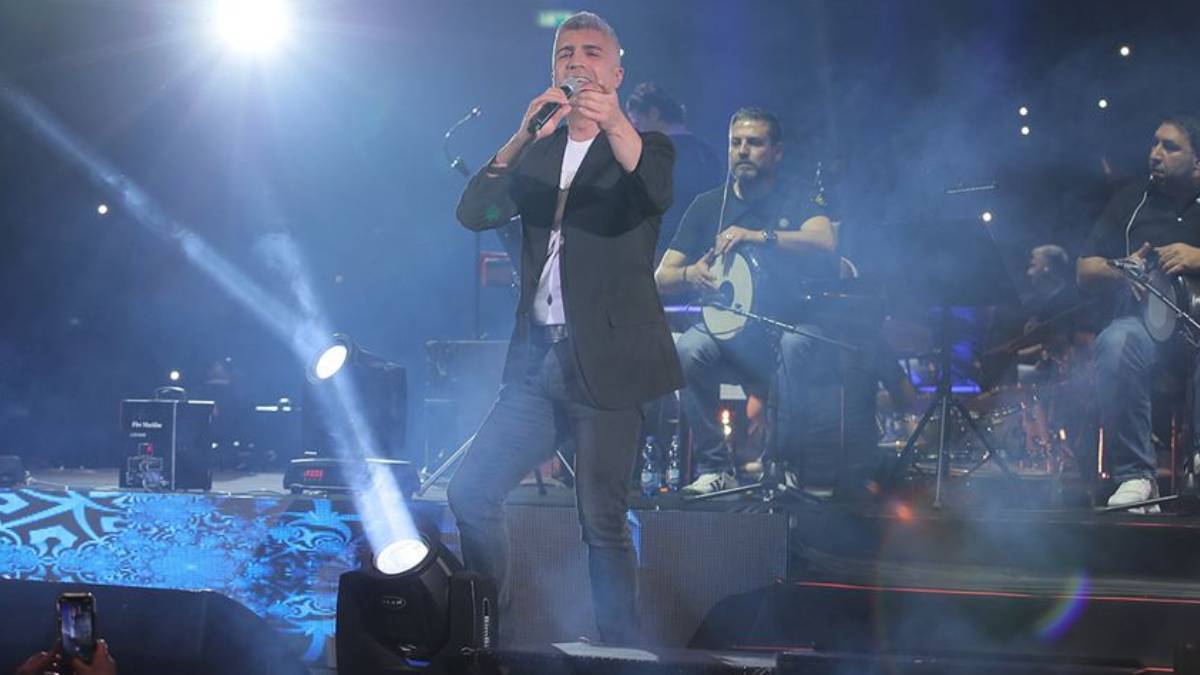 İzmir Özcan Deniz konseri saat kaçta başlayacak? 4 Eylül İzmir Fuar Özcan Deniz konseri ücretli mi ücretsiz mi? Konser nerede?
