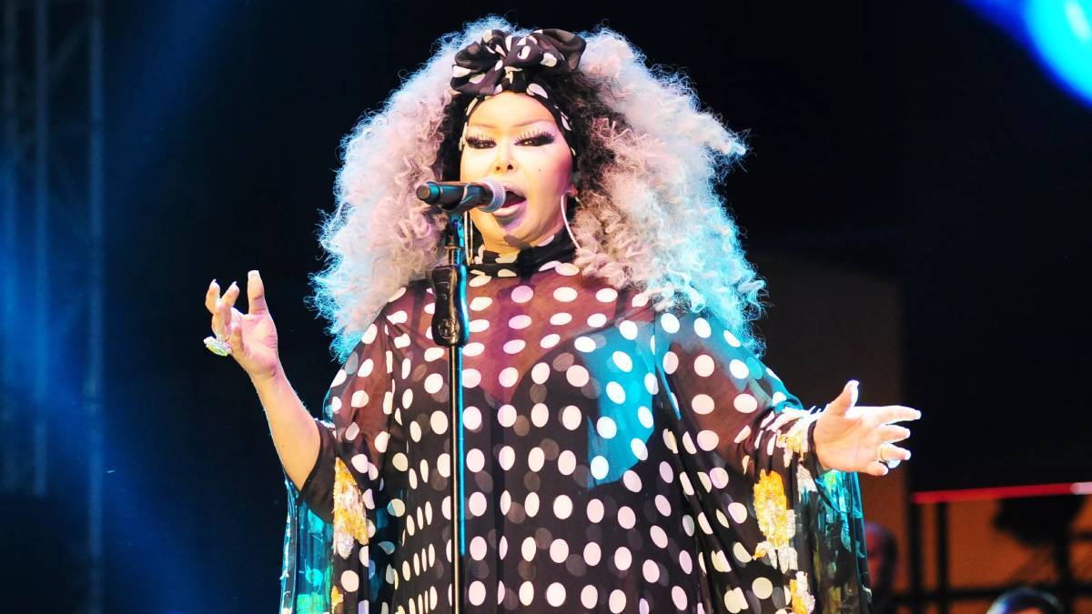 İzmir Bülent Ersoy konseri ne zaman, saat kaçta başlayacak? 5 Eylül Bülent Ersoy konseri ücretsiz mi paralı mı? İzmir Fuar Çim Konserleri