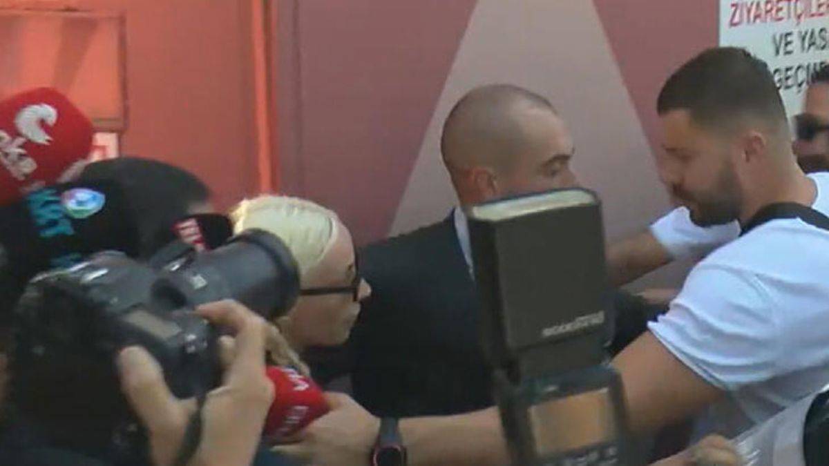 Şarkıcı Gülşen'in İzmir konserine ilişkin açıklama