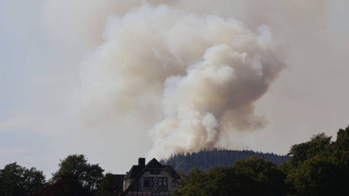 Almanya’da yangın alarmı: Acil durum ilan edildi