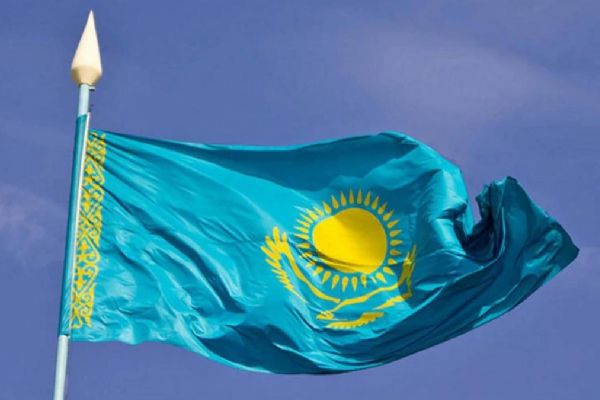 Kazakistan'da devam eden orman yangını nedeniyle acil durum ilan edildi