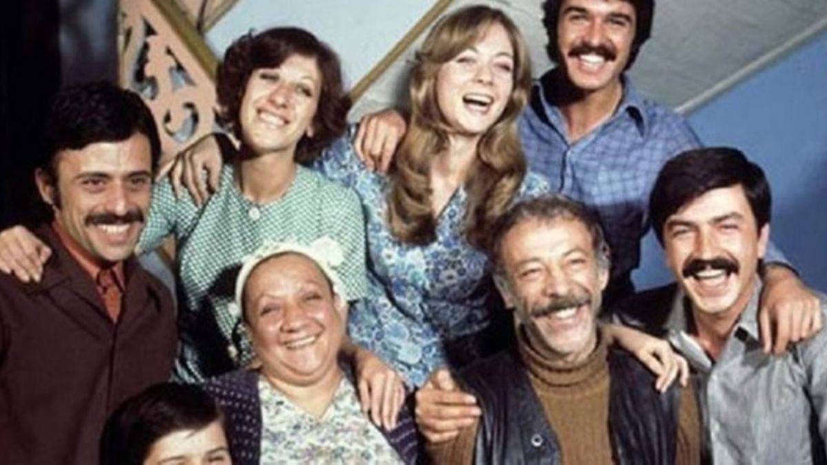 Gülen Gözler filmi oyuncuları ve konusu | Gülen Gözler filmi nerede çekildi? Gülen Gözler filmi kaç yılında çekildi, yönetmeni kim?