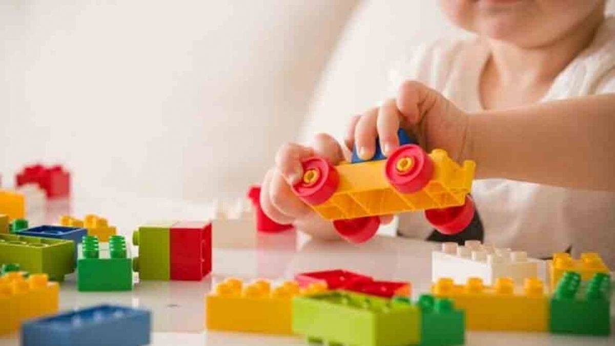 Plastik oyuncaklar kansere yol açar mı? Plastik oyuncaklar çocuklar için tehlikeli mi? Çocuklar için hangi oyuncaklar tercih edilmeli?