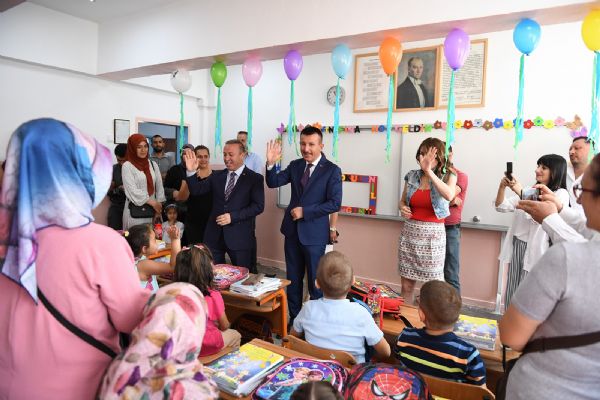 Mini mini birlere okul hediyesi