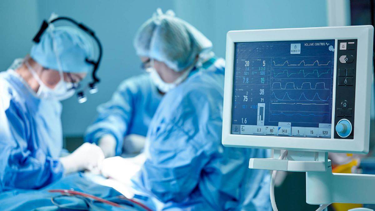 Halı sahadan doğuma gelmeyen doktor, bebeğin ölümüne neden oldu iddiası