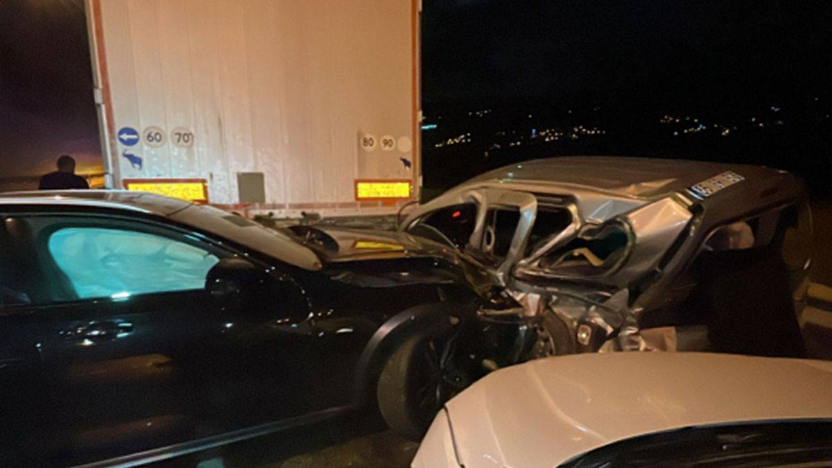 23 araç birbirine girdi! Çok sayıda yaralı var