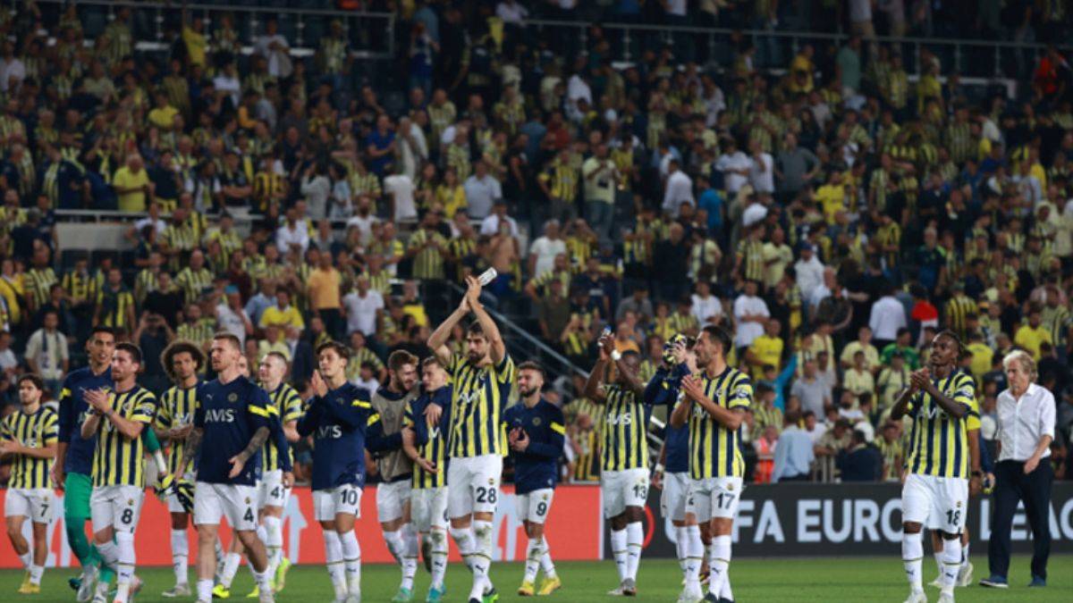 Fenerbahçe, Dinamo Kiev’i 2-1’lik skorla devirdi