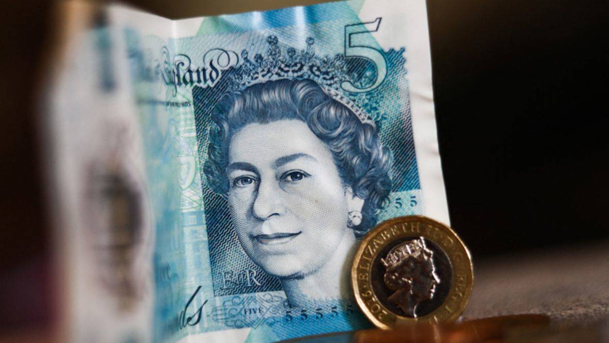 Kraliçe Elizabeth'in banknot paralar üzerinde yaşlanma süreci