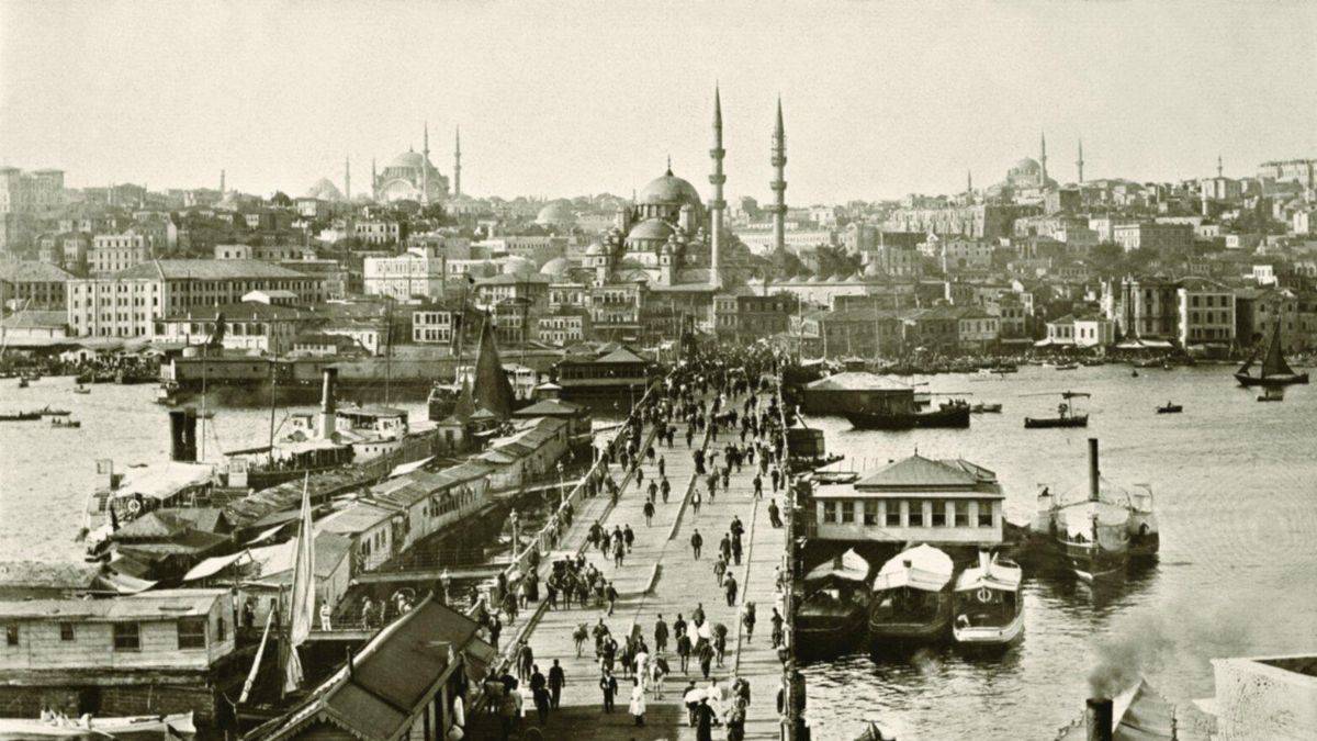 İstanbul'da kaç dil konuşuluyordu?