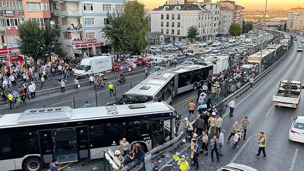 İmamoğlu'ndan kaza açıklaması: Metrobüs şoförü baygınlık geçirdi