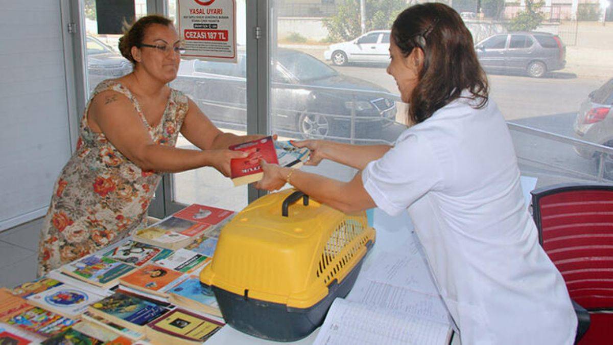 Sokak hayvanları kitap bağışı karşılığı kısırlaştırılıyor