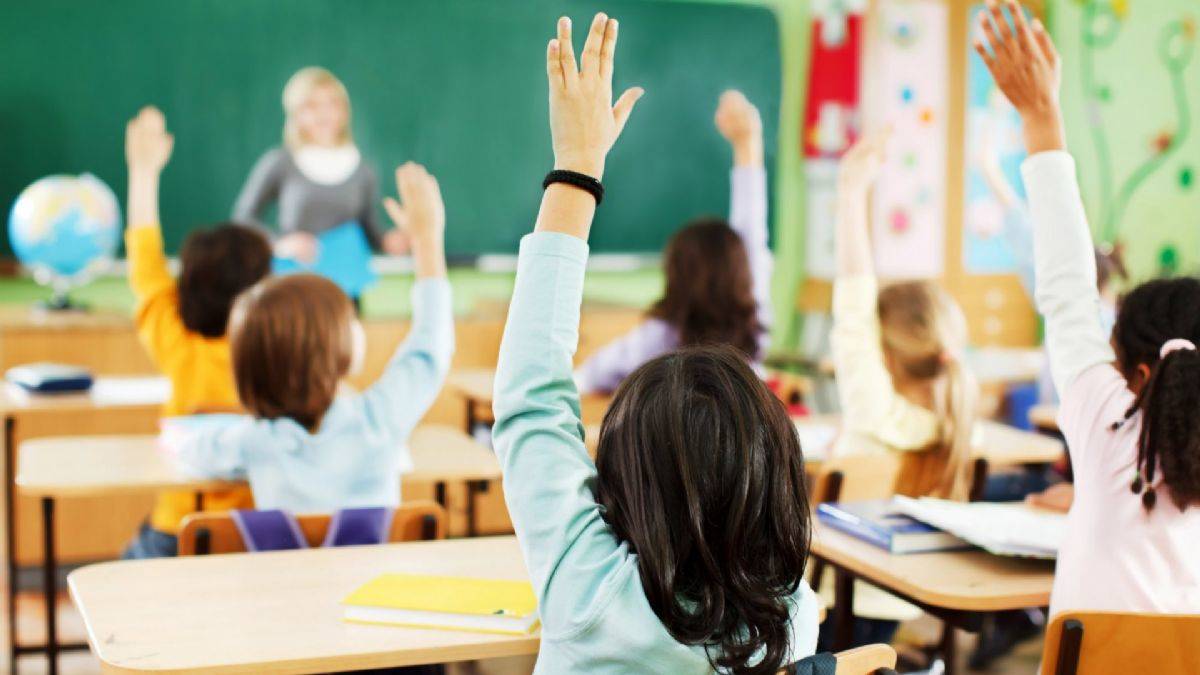 MEB: Bu yıl ders kitaplarıyla birlikte ücretsiz yardımcı kaynaklar da dağıtılacak