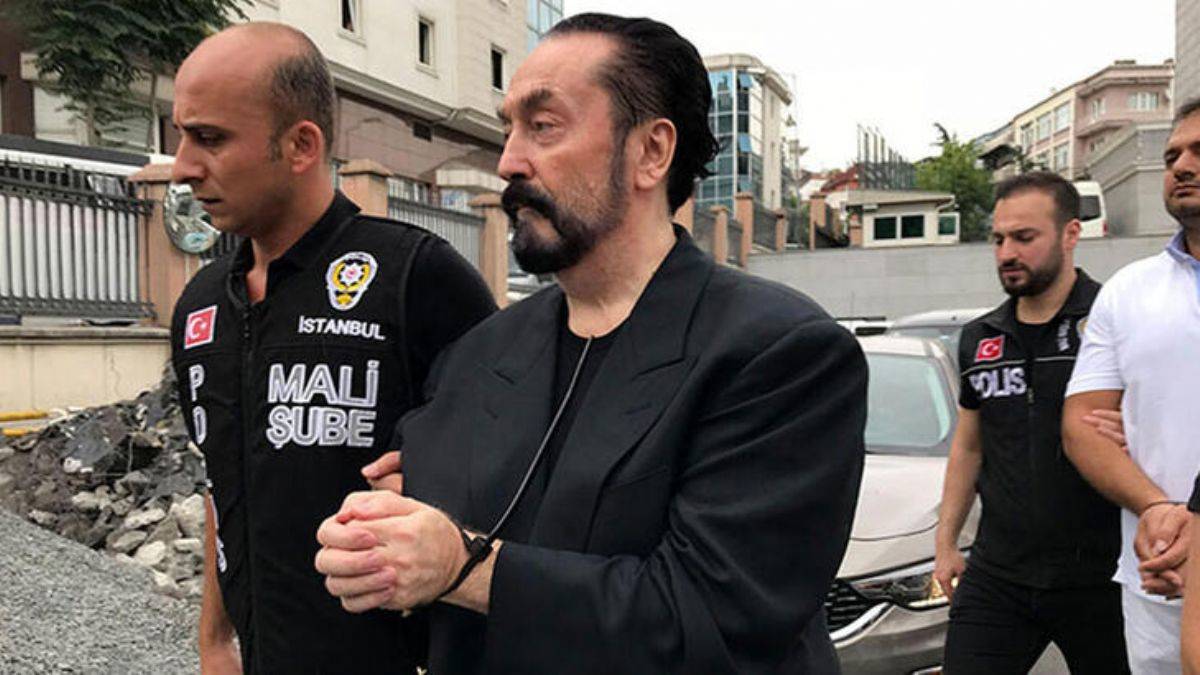 Adnan Oktar'ın avukatı mahkeme salonundan çıkartıldı