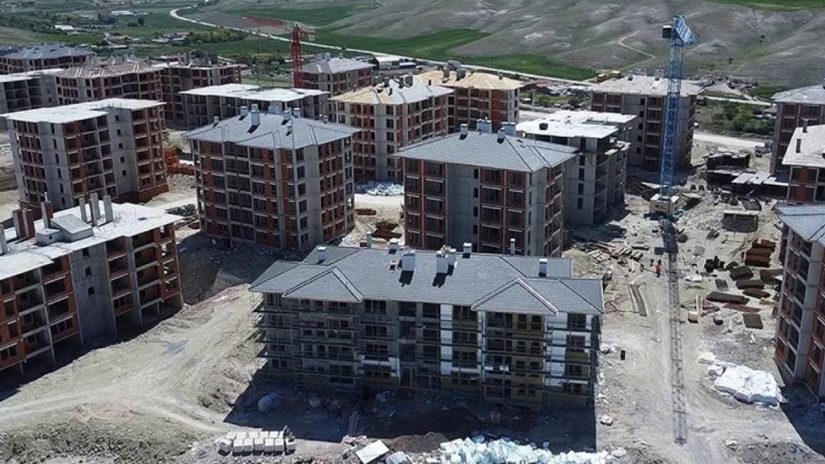 Aynı evde yaşayan kardeşler TOKİ sosyal konuta başvurabilir mi? Anne, baba ve çocuklar sosyal konutlara başvurabilir mi?