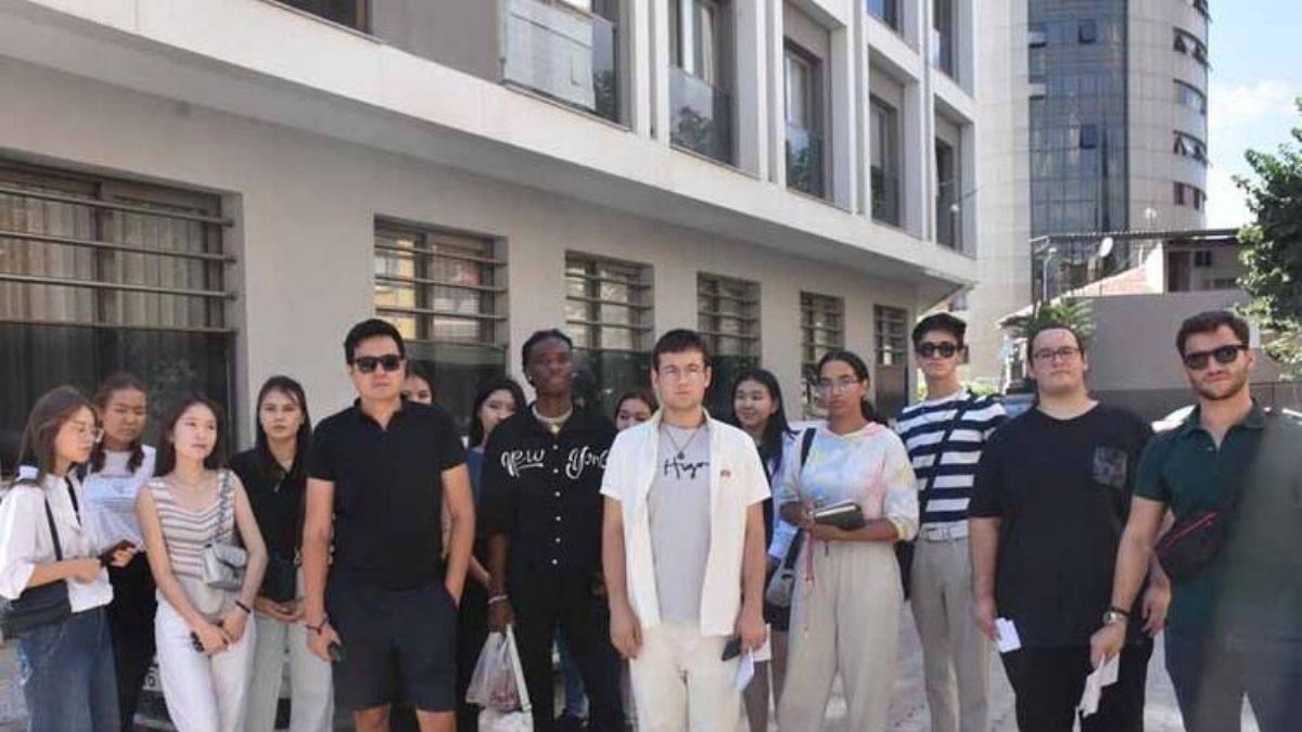 Aynı daireleri 300 öğrenciye kiralamış