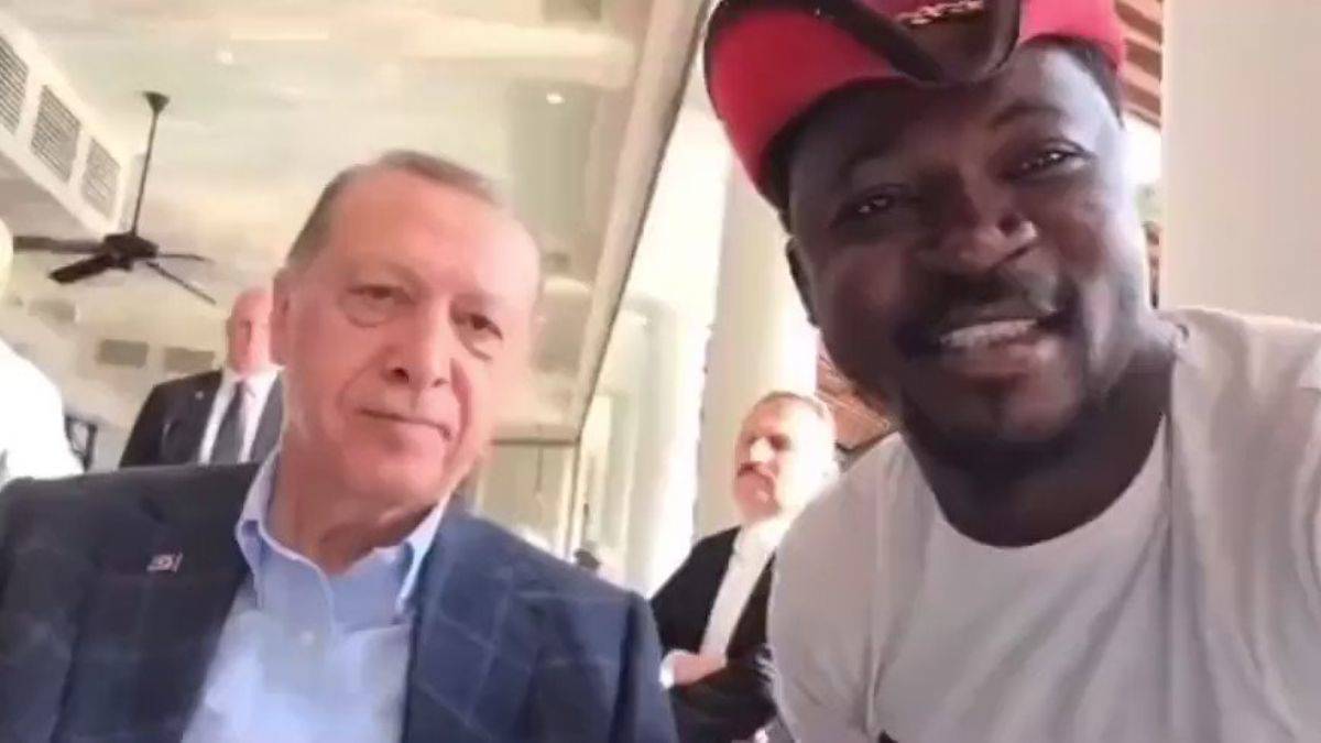 Erdoğan'ı böyle tanıttı: Dünyanın en iyi başkanı