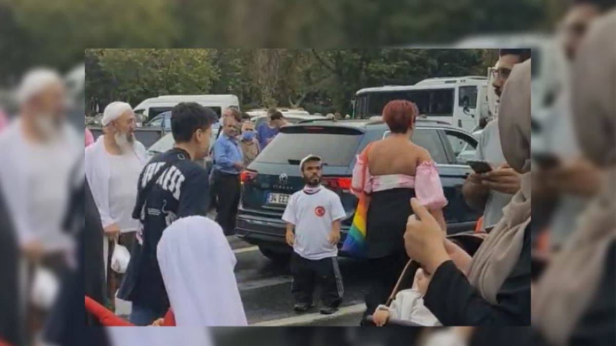 LGBT karşıtı yürüyüşte bir grup LGBT’li yuhalanarak uzaklaştırıldı